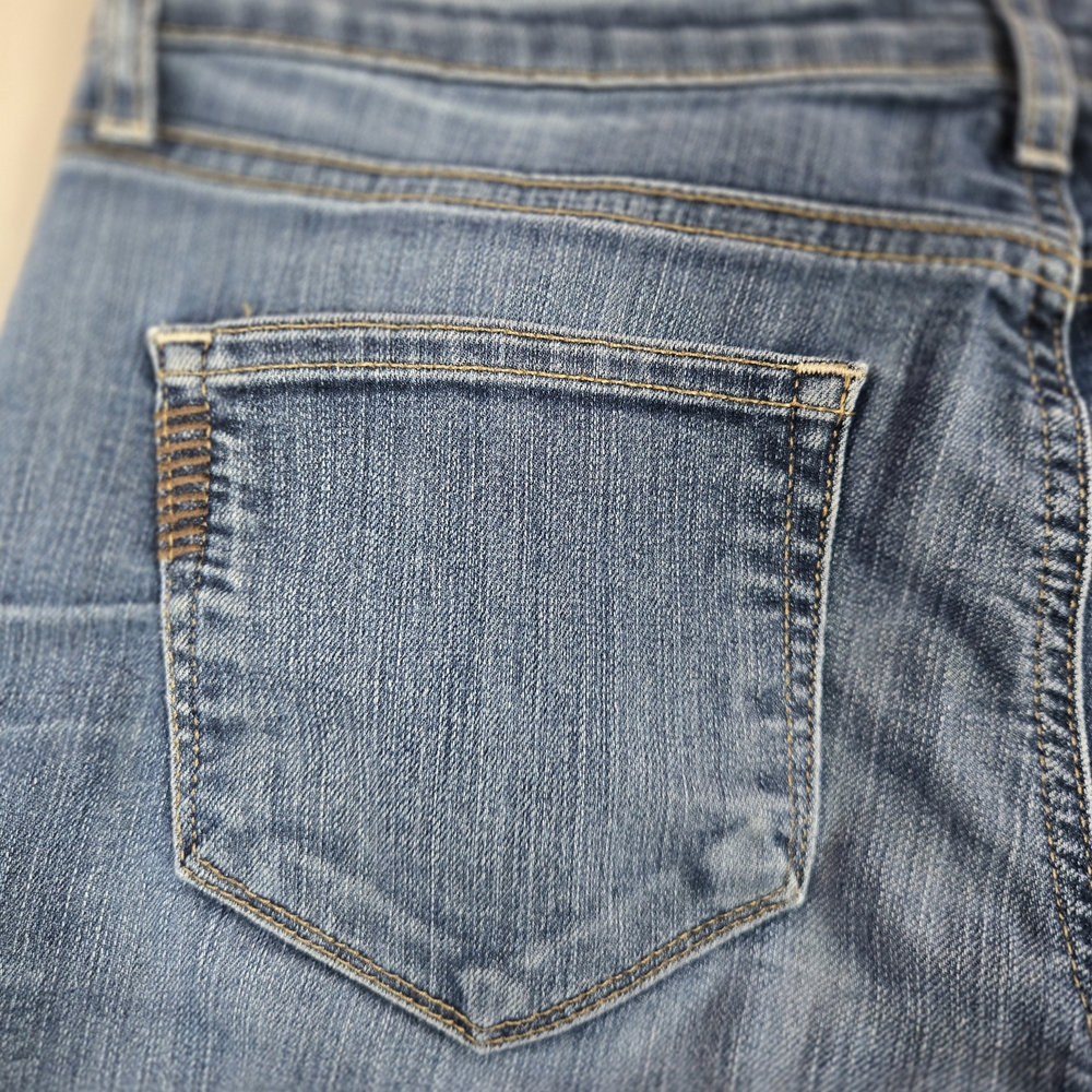 PAIGE Roxie Capri Jeans Size 29 Blue Medium Wash Made in USA EUC - Picture 6 of 15